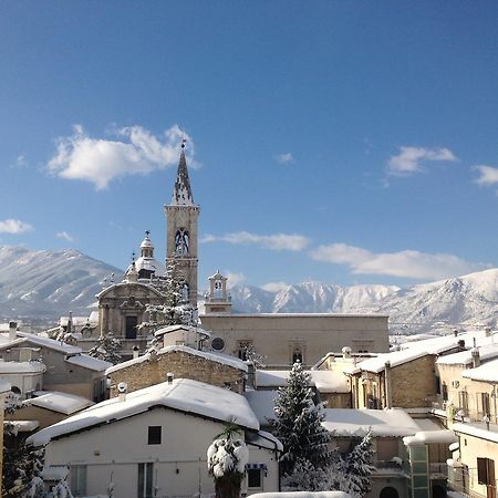 Apartmán La Finestra Sulmo Sulmona Exteriér fotografie
